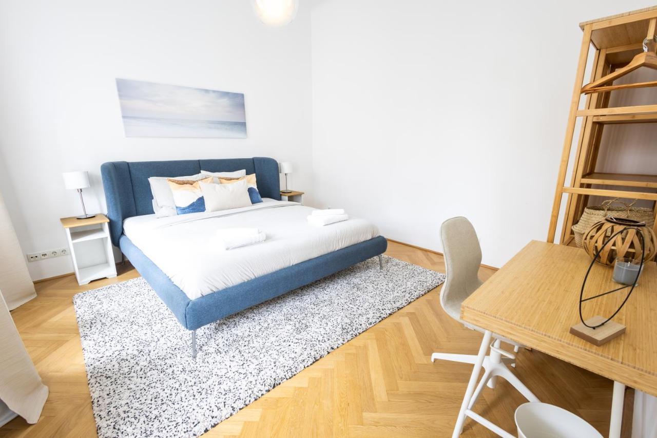 Large Garden-view Balcony Comfort Retreat 1020-vienna Apartament *