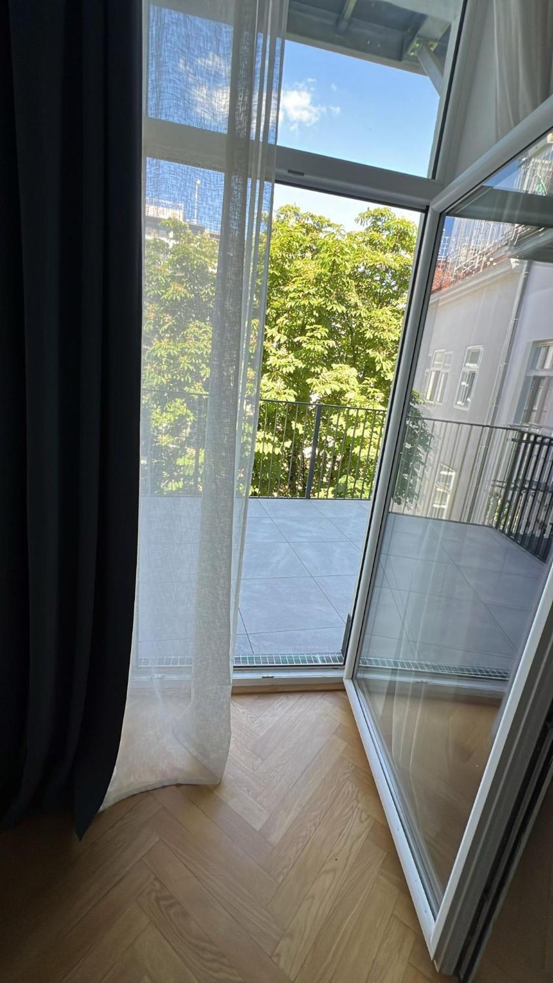 Large Garden-view Balcony Comfort Retreat 1020-vienna * Vídeň